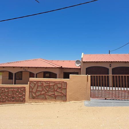 Jjp Self Catering - Three Bedroom House Luderitz Exterior photo