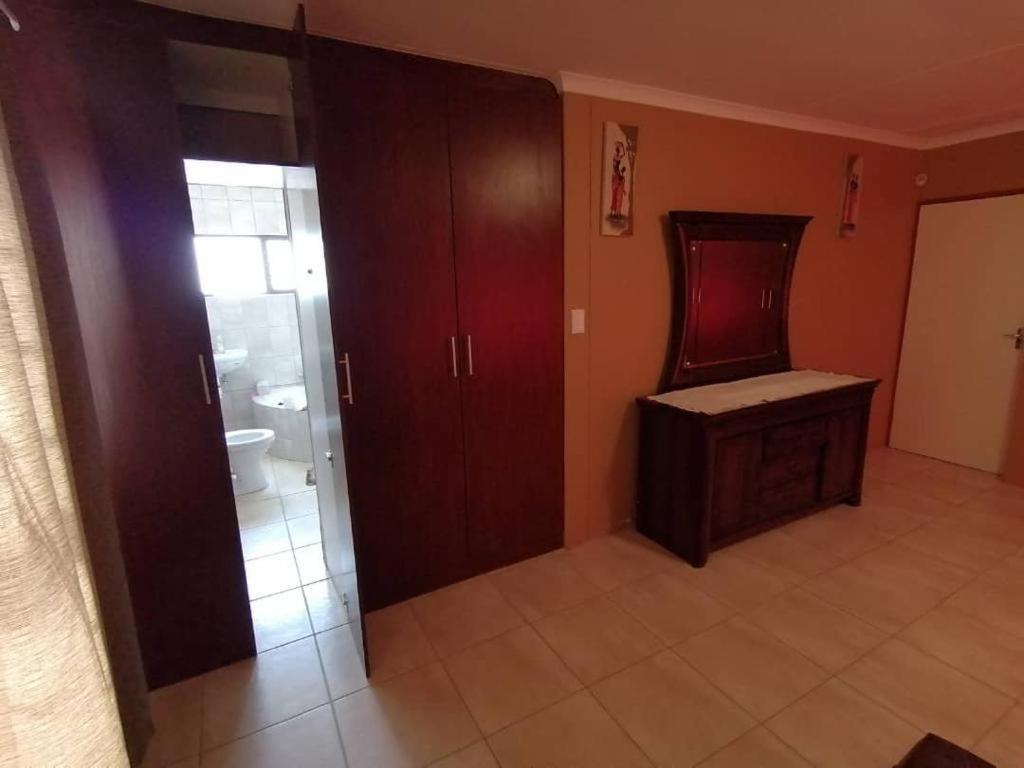 Jjp Self Catering - Three Bedroom House Luderitz Exterior photo