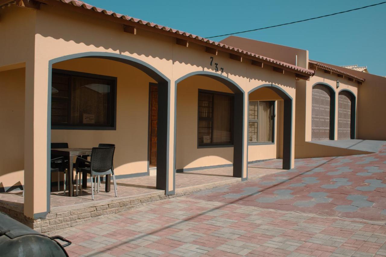 Jjp Self Catering - Three Bedroom House Luderitz Exterior photo