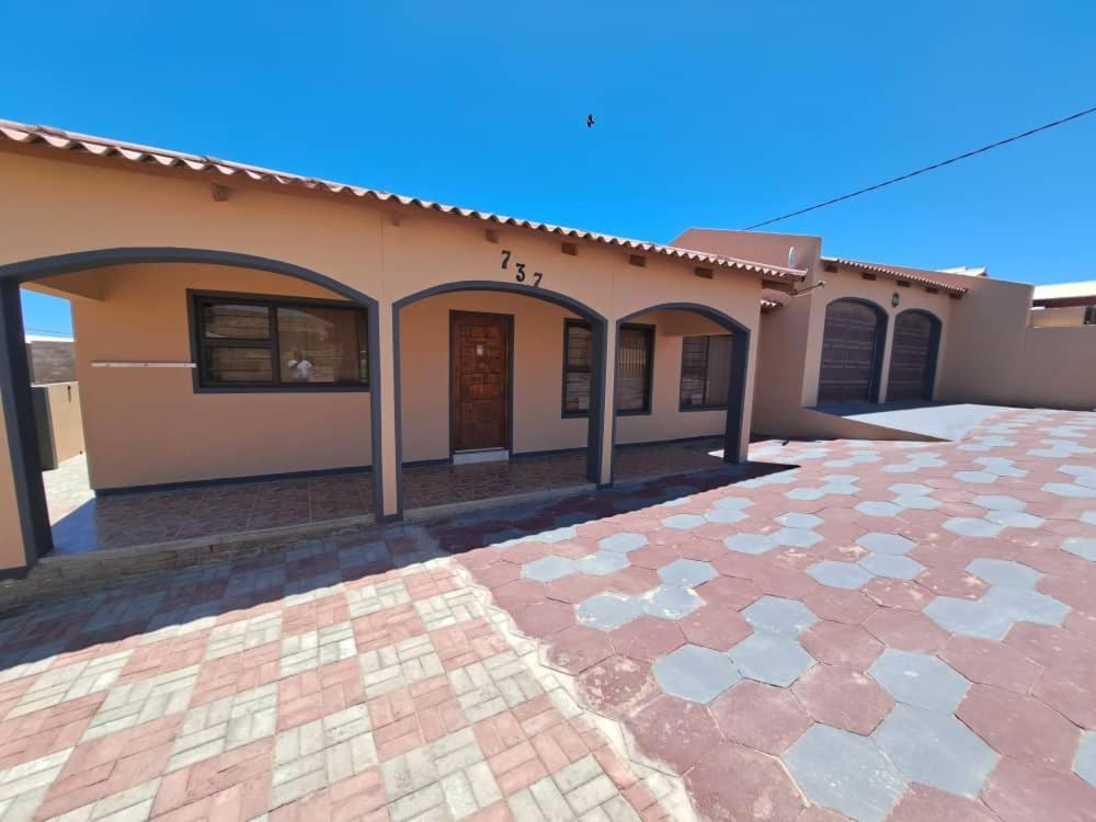 Jjp Self Catering - Three Bedroom House Luderitz Exterior photo