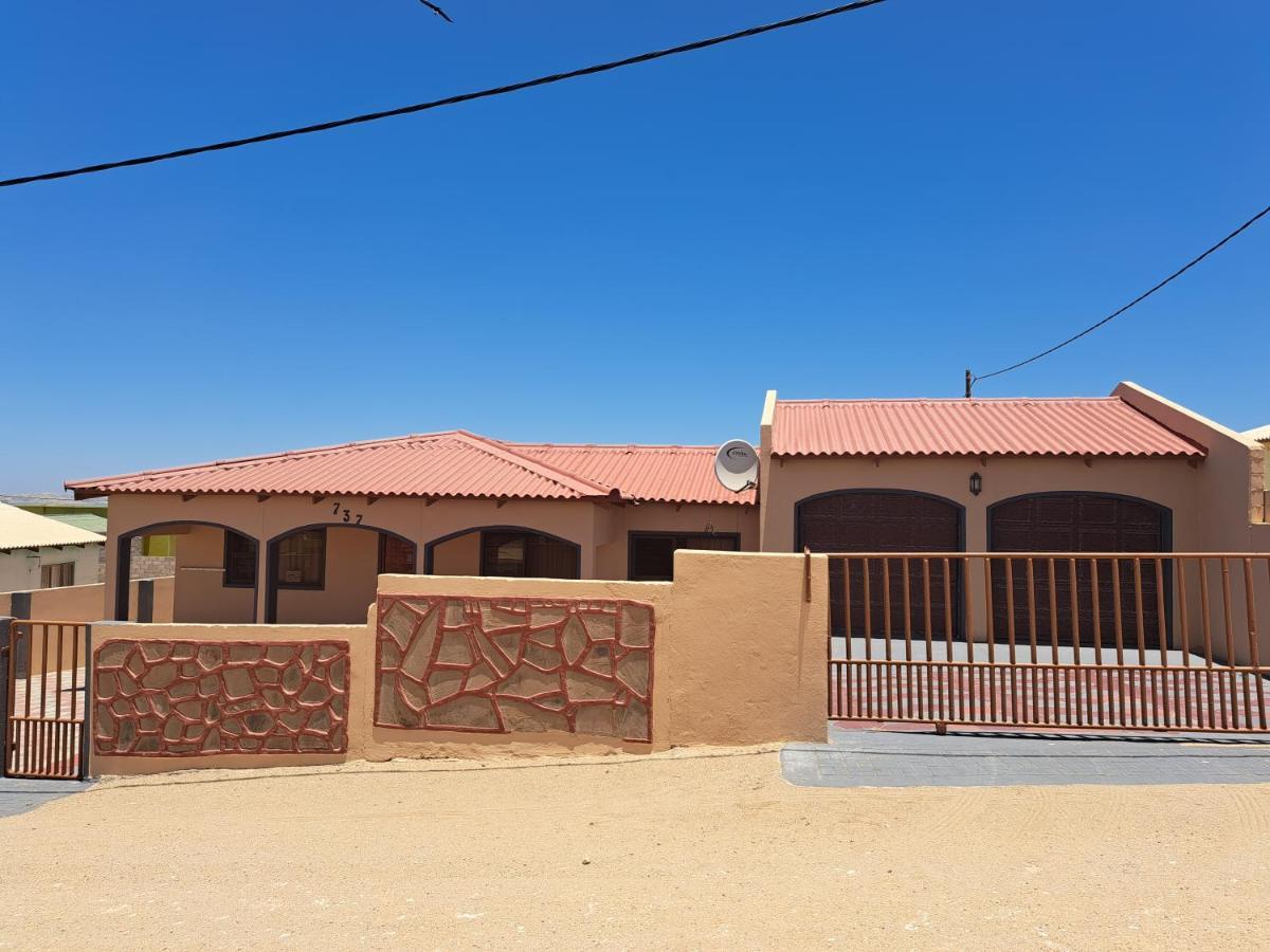 Jjp Self Catering - Three Bedroom House Luderitz Exterior photo