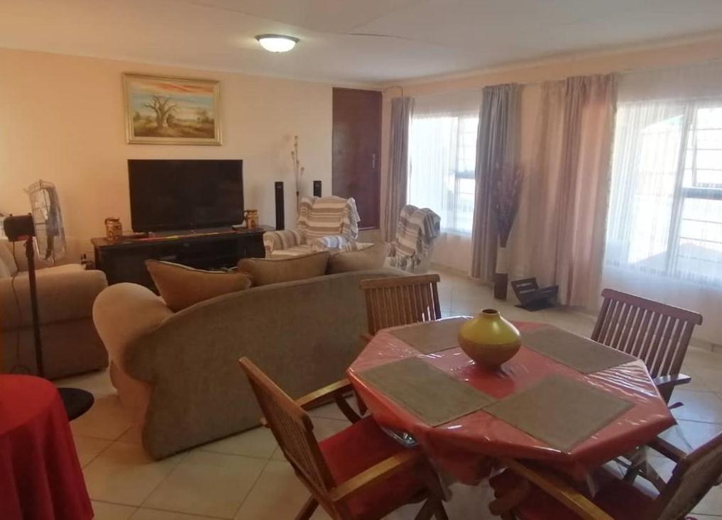 Jjp Self Catering - Three Bedroom House Luderitz Exterior photo